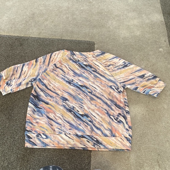 TEE Tahari Ombre Watercolor Stripe Cropped Short Sleeve Tee Shirt Womens Small - Picture 4 of 5